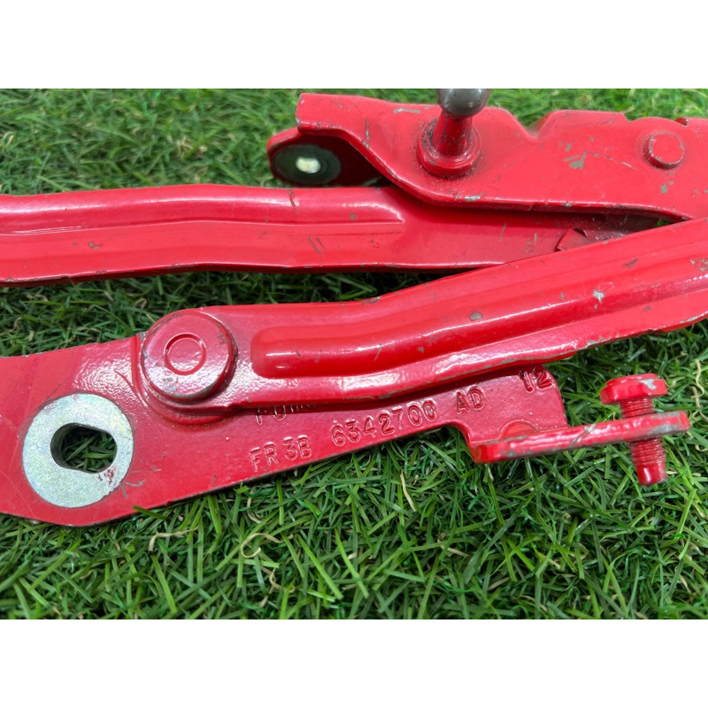 Петля багажника (кузов и элементы) Ford Mustang MK6 fr3b6342700ad