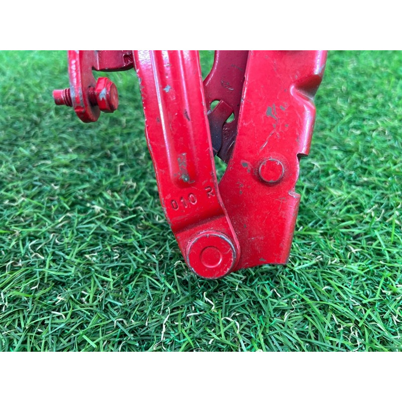 Петля багажника (кузов и элементы) Ford Mustang MK6 fr3b6342700ad