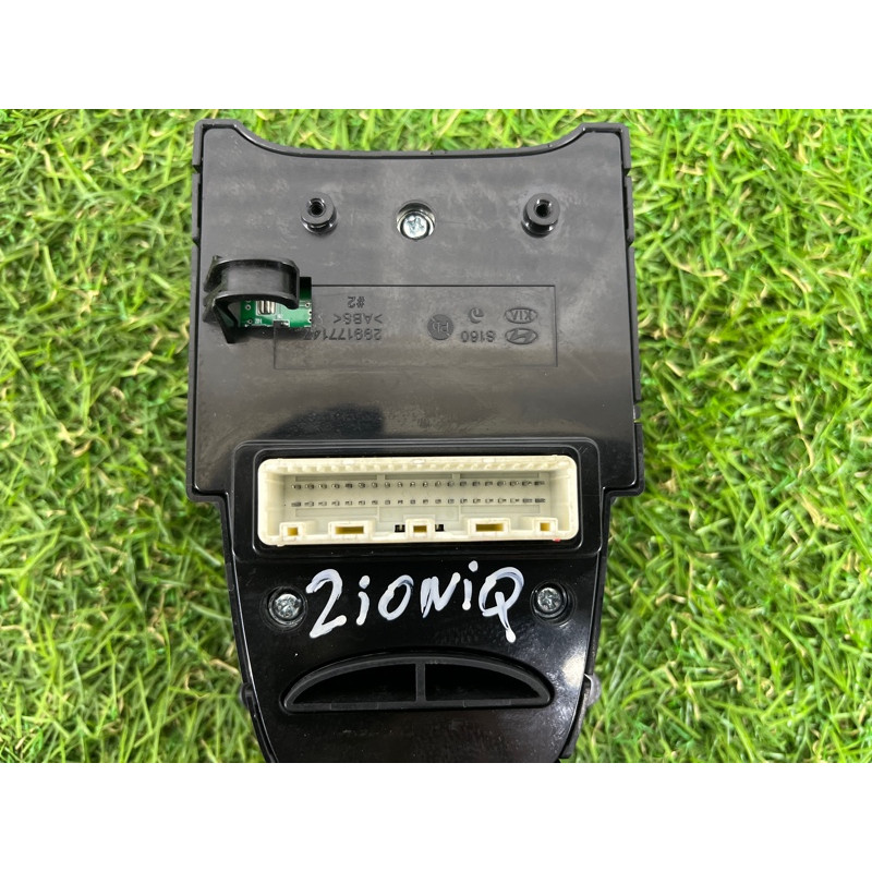 Блок кнопок (электрика / кнопки) Hyundai Ioniq AE 2019 Electro 93300G7070TKB