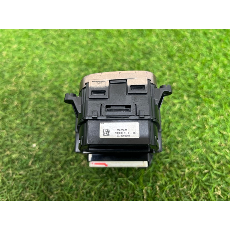 Блок кнопок (электрика / кнопки) Hyundai Ioniq AE 2019 Electro 93300G7070TKB