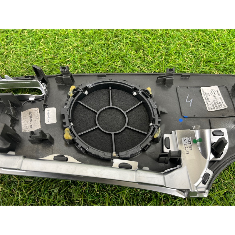 Декоративна накладка карти дверей (салон) Mercedes-Benz E-class W213 A2137202602