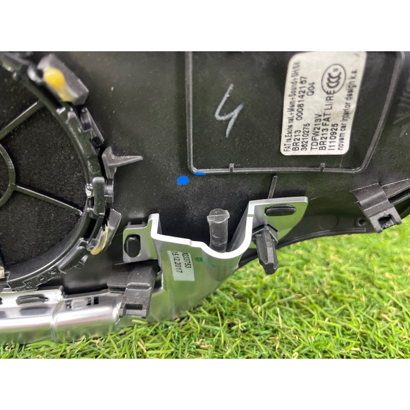 Декоративна накладка карти дверей (салон) Mercedes-Benz E-class W213 A2137202602