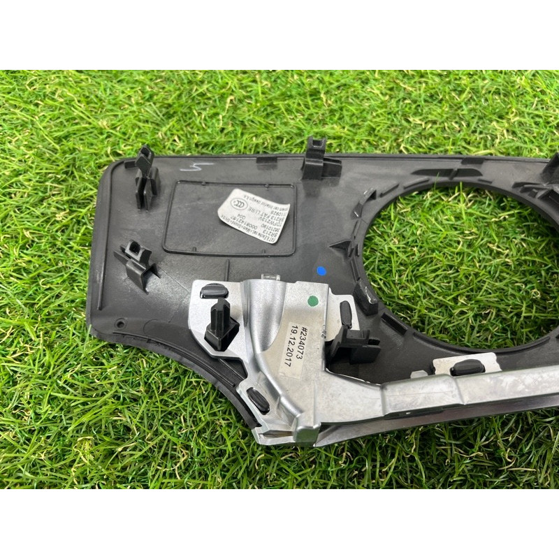 Декоративна накладка карти дверей (салон) Mercedes-Benz E-class W213 A2137202502