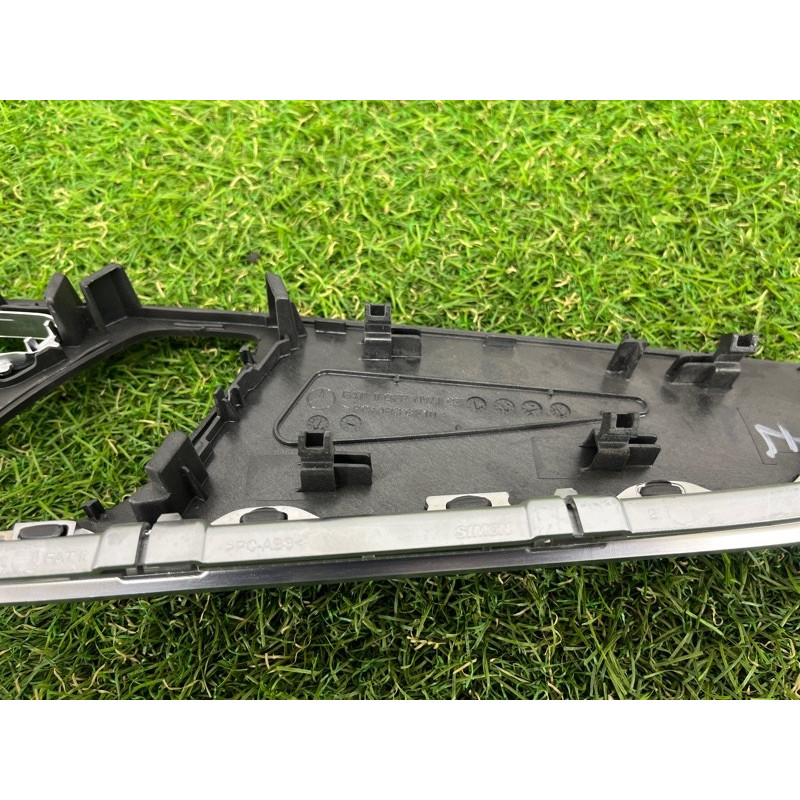 Декоративна накладка карти дверей (салон) Mercedes-Benz E-class W213 A2137202502