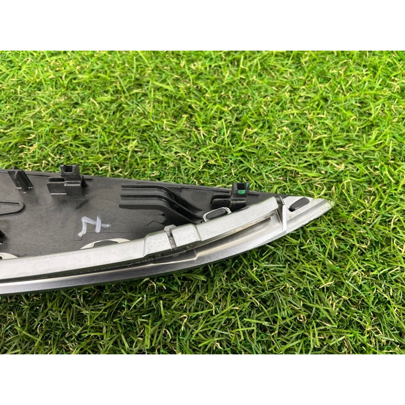 Декоративна накладка карти дверей (салон) Mercedes-Benz E-class W213 A2137202502