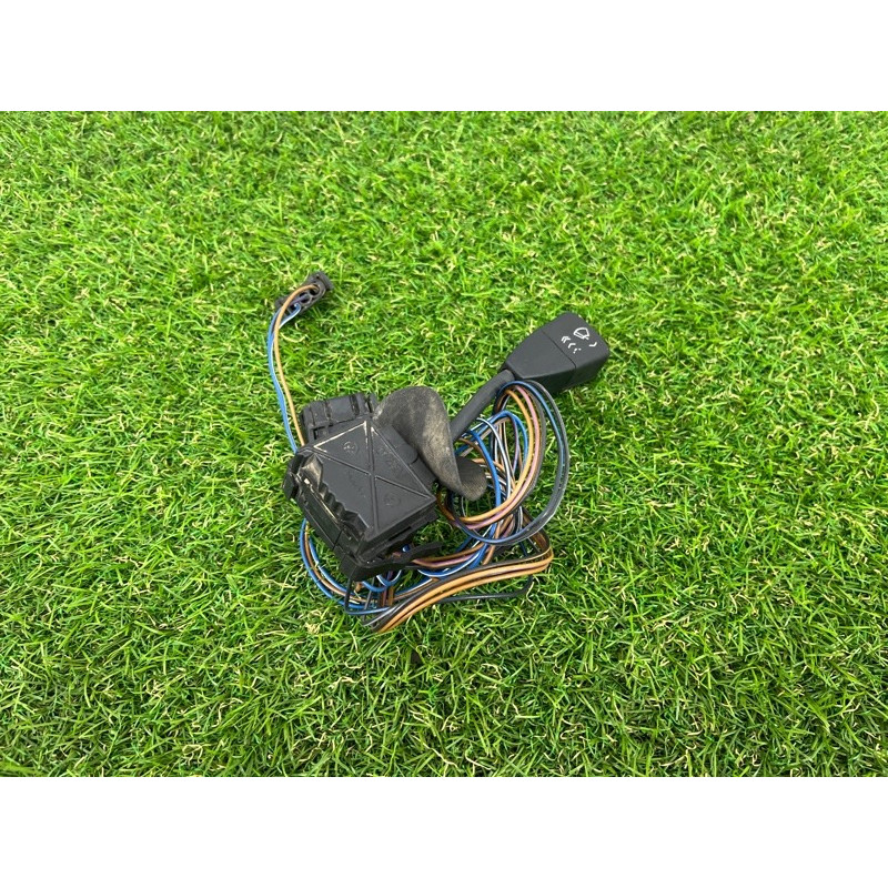 Переключатель дворников (электрика) BMW 5-series E34 61318351193