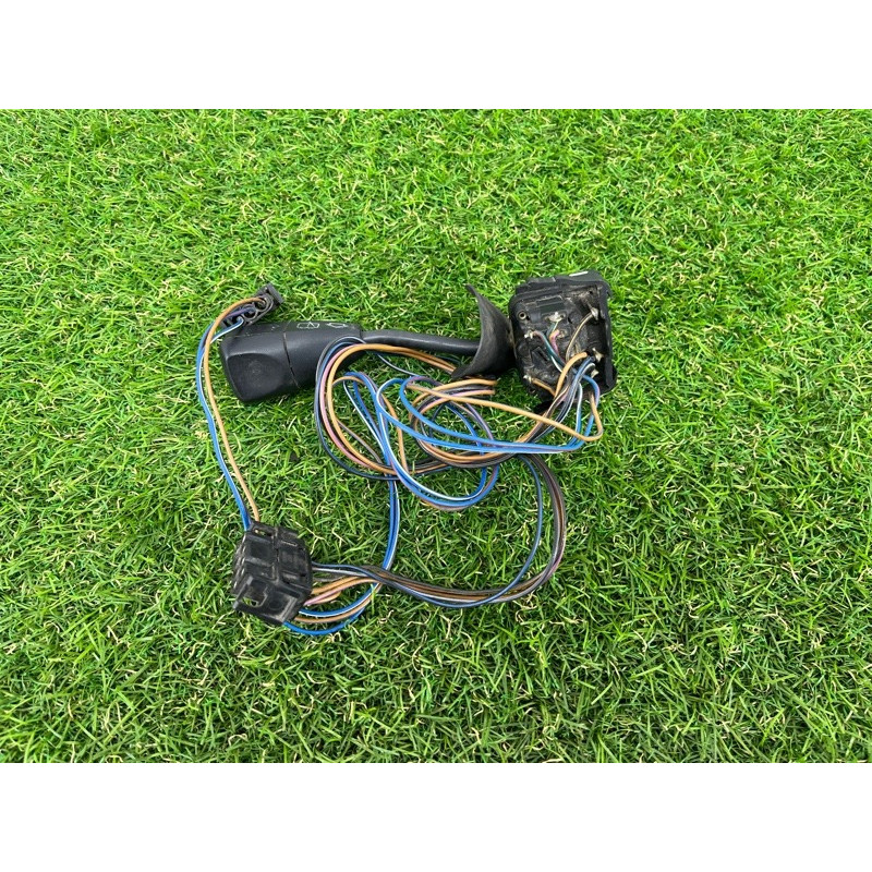 Переключатель дворников (электрика) BMW 5-series E34 61318351193