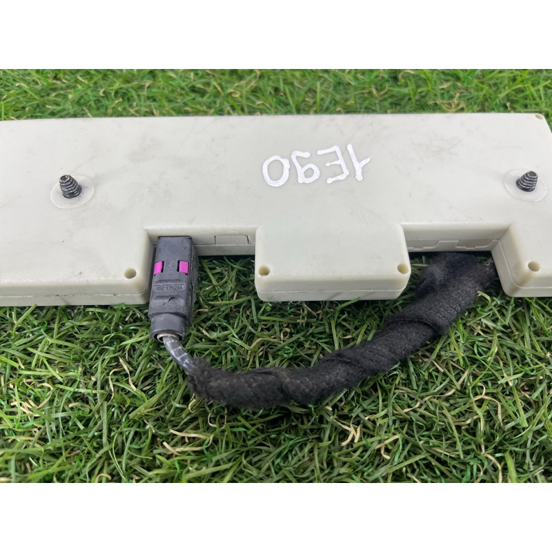 Усилитель антенны (электрика) BMW 3-series E90 2006 N46B20 65206928934