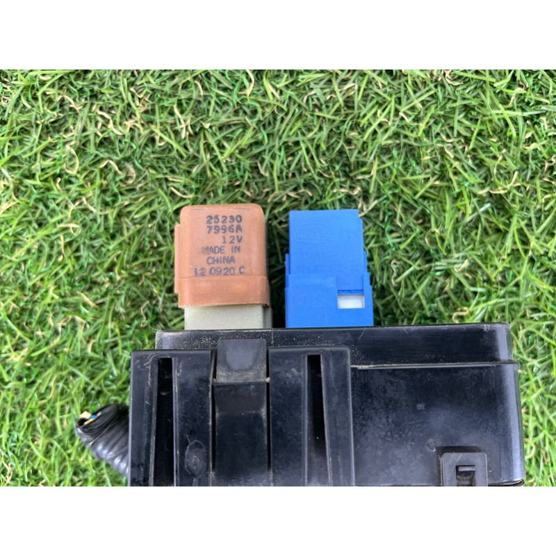 Блок реле (электрика) Nissan Juke F15 2013 1.6 ks2438265f11