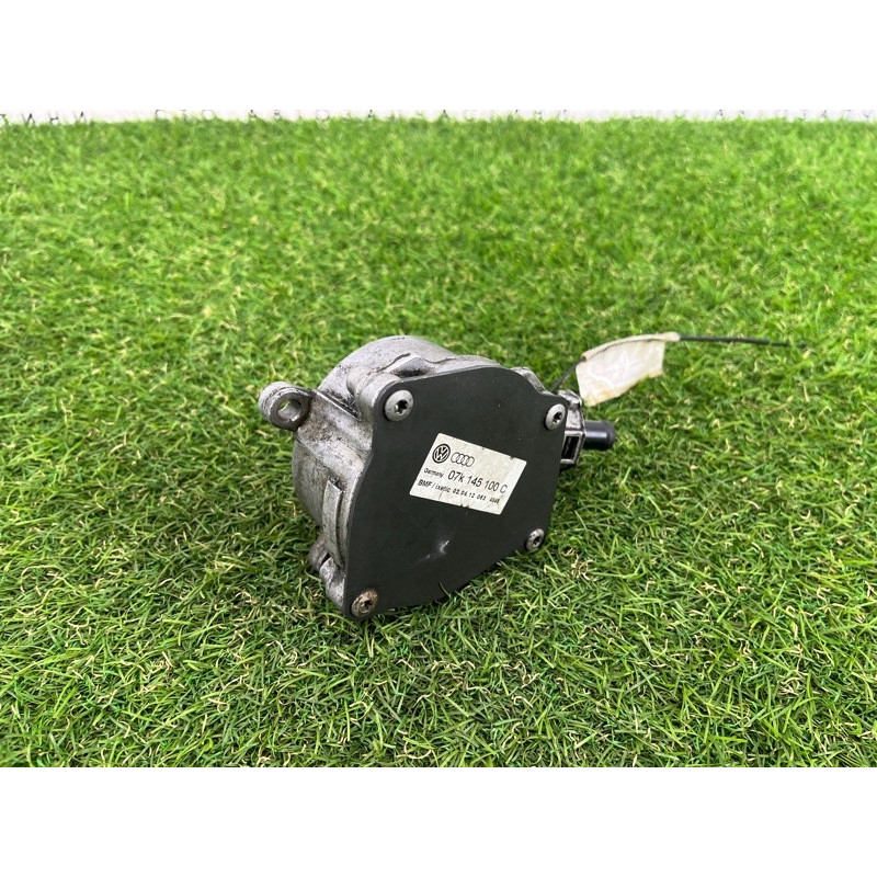 Вакуумный насос (тормозная система) Volkswagen Passat B7 2013 2.5 07k145100c