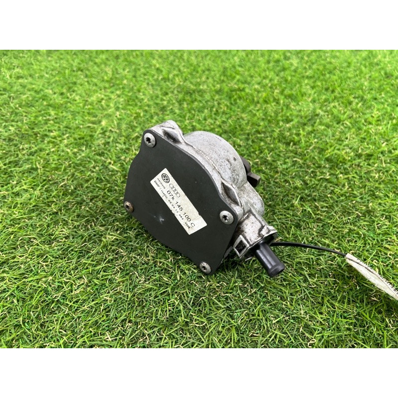 Вакуумный насос (тормозная система) Volkswagen Passat B7 2013 2.5 07k145100c