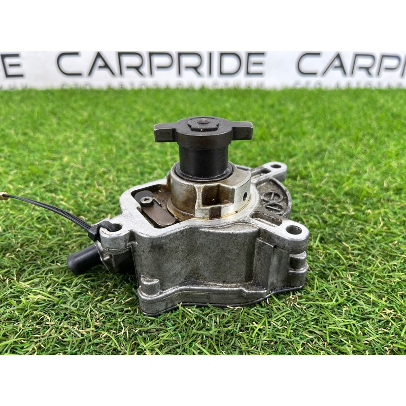 Вакуумный насос (тормозная система) Volkswagen Passat B7 2013 2.5 07k145100c