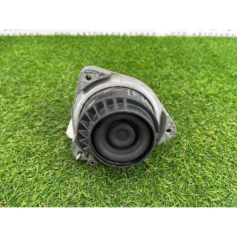Подушка двигателя (двигатель и элементы) BMW 5-series F10 2013 N63B44 22116777373