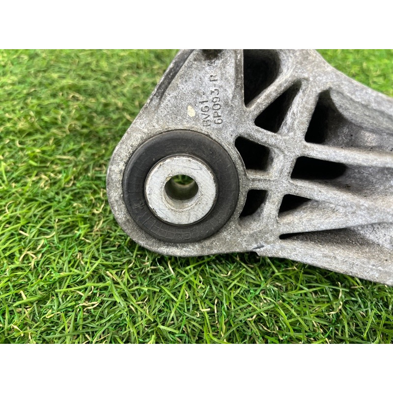 Кронштейн КПП (трансмиссия) FORD ESCAPE MK3 2014 1.6 BV6Z6E042C