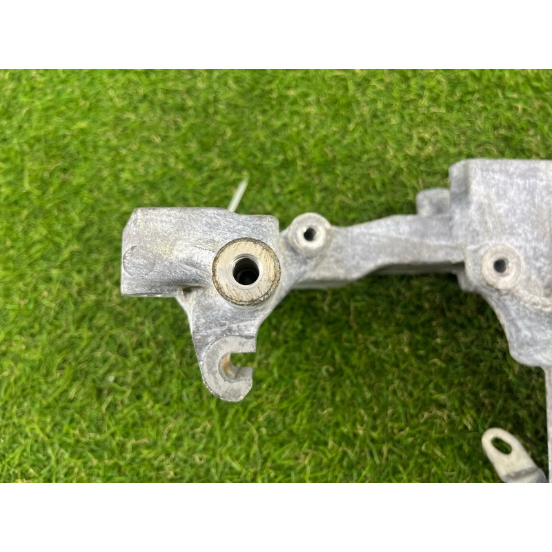 Кронштейн генератора (кронштейны двигателя) Mitsubishi Outlander GF 2017 2.4 1801A100