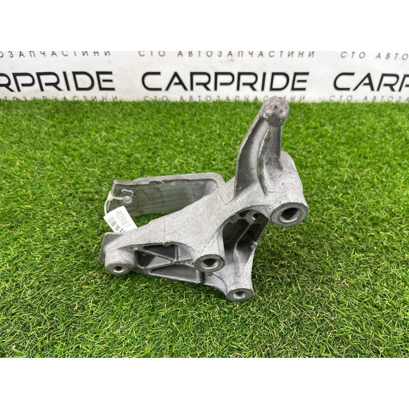 Кронштейн подушки двигателя (кронштейны двигателя) GMC Terrain 1 2.4 25789180