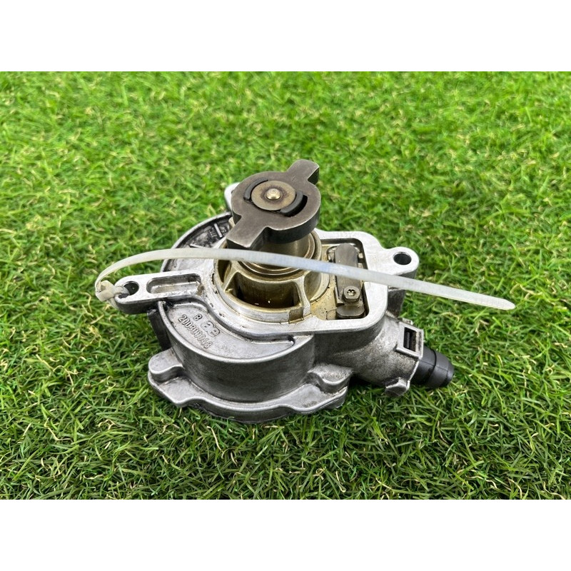 Вакуумный насос (тормозная система) Volkswagen Golf 1K 2.5 07k145100c