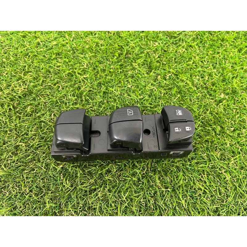 Блок кнопок стеклоподъемников (электрика / кнопки) Nissan Juke F15 2013 1.6 254011ka0b