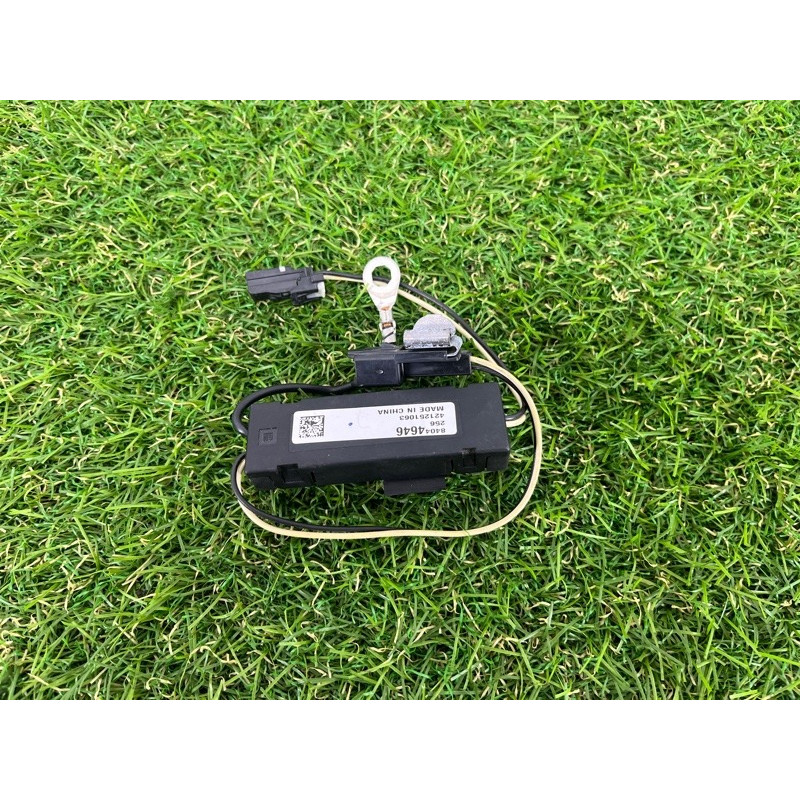 Усилитель антенны (электрика) Cadillac Xt5 1 2016 3.6 84044646