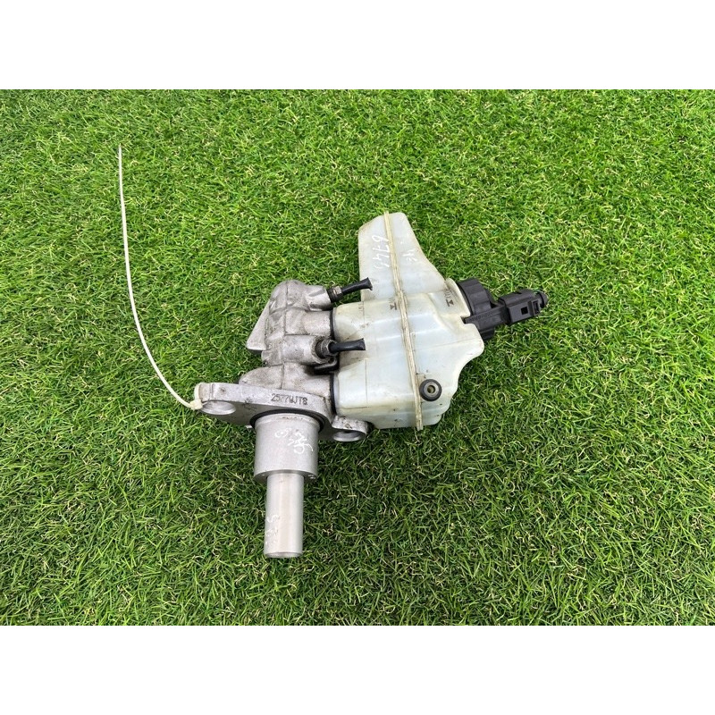 Главный тормозной цилиндр (тормозная система) Volkswagen Passat B6 2008 2.0 BKP 2577wjt8