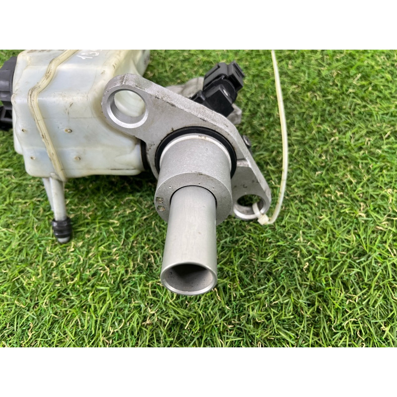 Главный тормозной цилиндр (тормозная система) Volkswagen Passat B6 2008 2.0 BKP 2577wjt8