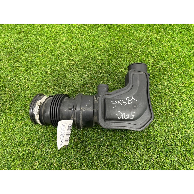 Патрубок воздушного фильтра (впускная система) FORD Focus MK3 2016 1.0 F1FZ9F788B