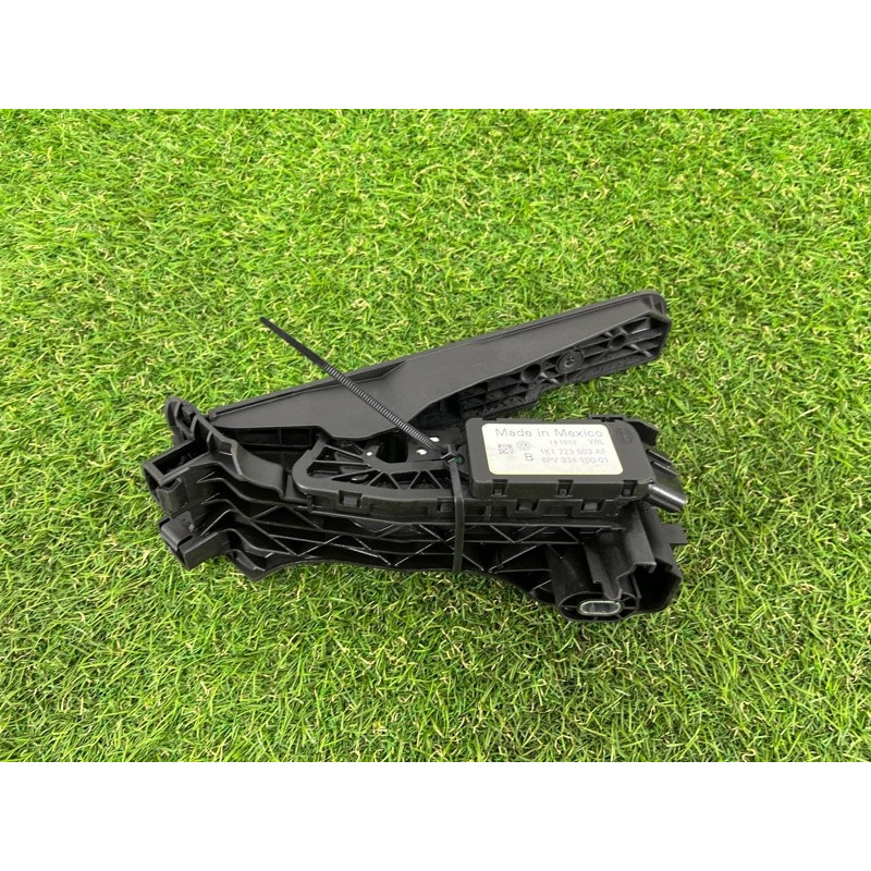 Педаль газа (электрика двигателя) Volkswagen Passat B7 2013 2.5 1k1723503AF
