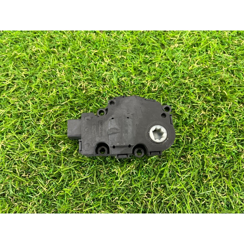 Привод заслонки отопителя (отопление и кондиционирование) Mercedes-Benz GL X164 2012 4.6 T1015556H