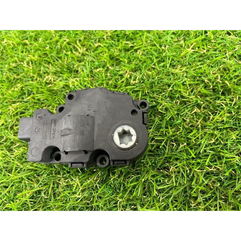 Привод заслонки отопителя (отопление и кондиционирование) Mercedes-Benz GL X164 2012 4.6 T1015556H