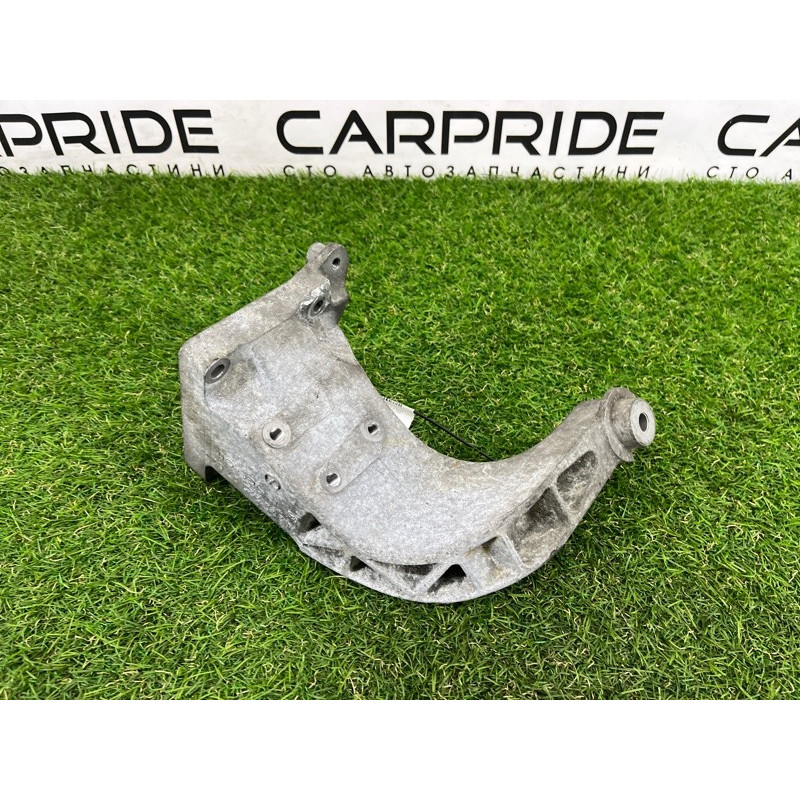 Кронштейн подушки двигателя (кронштейны двигателя) Mercedes-Benz C-class W203 2007 3.0 a2722232704