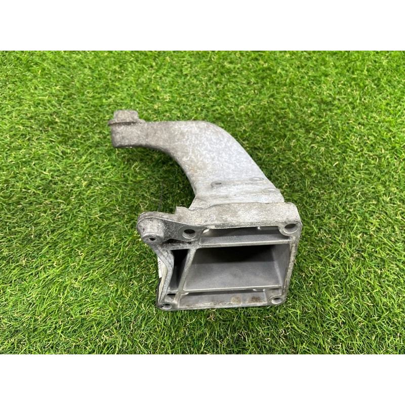 Кронштейн подушки двигателя (кронштейны двигателя) Mercedes-Benz C-class W203 2007 3.0 a2722232704