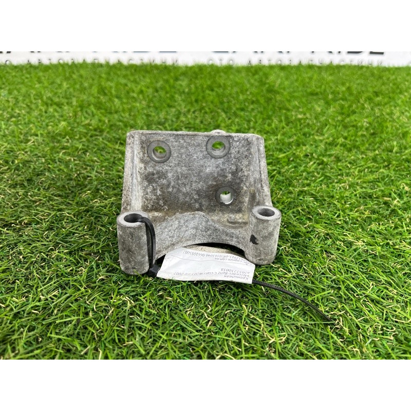 Кронштейн (двигатель и элементы) Mercedes-Benz C-class W203 2007 3.0 a2032230038