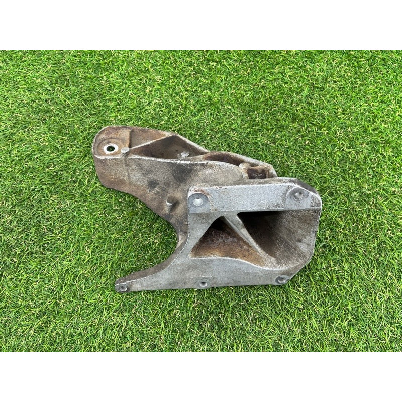 Кронштейн подушки двигателя (кронштейны двигателя) BMW X5 E53 2003 M62B44 22116751345