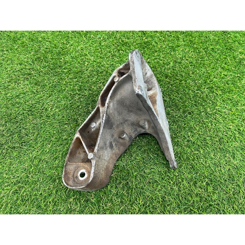 Кронштейн подушки двигателя (кронштейны двигателя) BMW X5 E53 2003 M62B44 22116751345