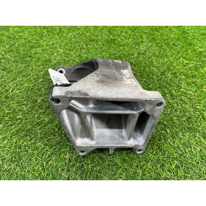 Кронштейн подушки двигателя (кронштейны двигателя) Mercedes-Benz C-class W203 2007 3.0 a2722232804