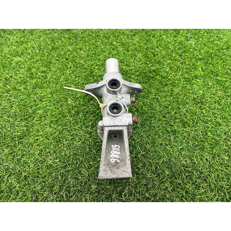 Головний гальмівний циліндр (гальмівна система) Mercedes-Benz GL X164 2012 4.6 A1644300401