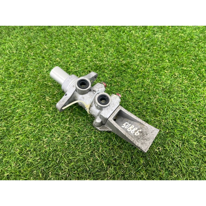 Головний гальмівний циліндр (гальмівна система) Mercedes-Benz GL X164 2012 4.6 A1644300401