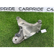 Кріплення подушки двигуна