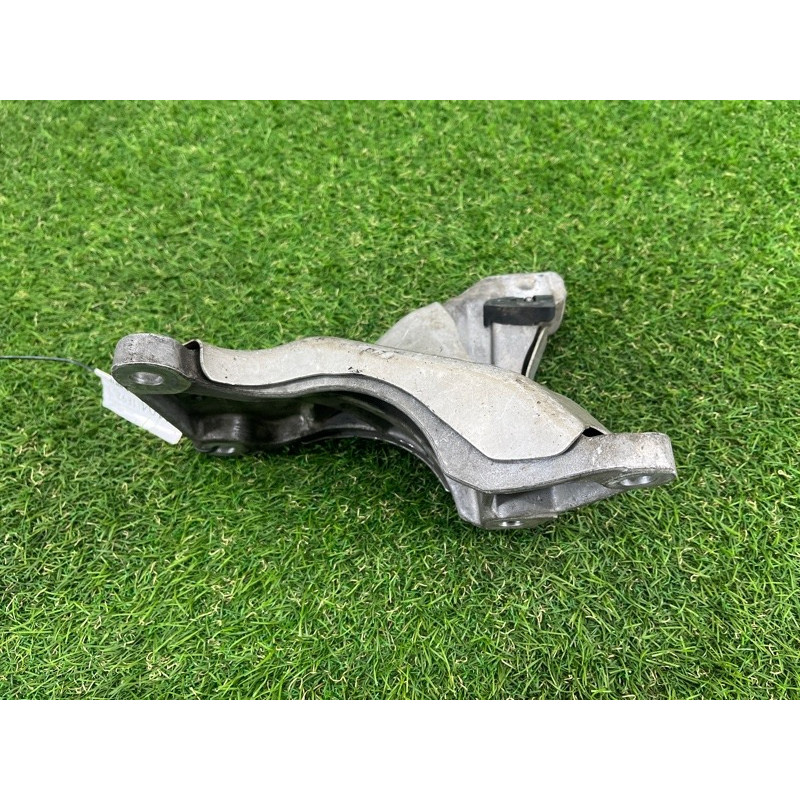 Кріплення подушки двигуна (кронштейни двигуна) BMW 3-series E92 2010 3.0 N54 22116772344