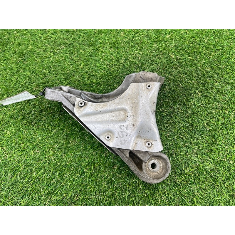 Кріплення подушки двигуна (кронштейни двигуна) BMW 3-series E92 2010 3.0 N54 22116772344