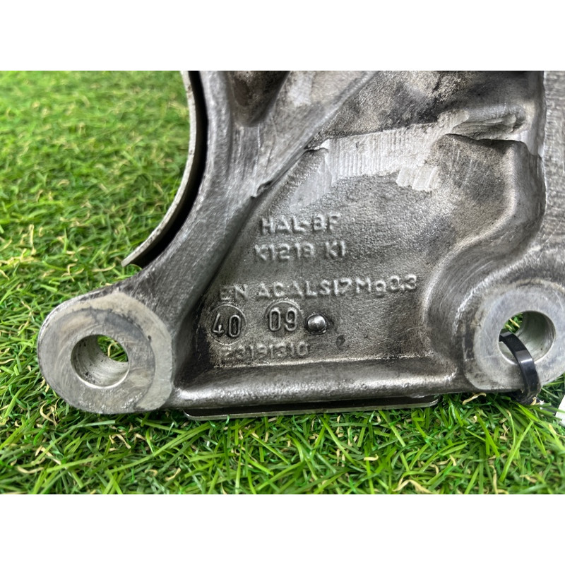 Кріплення подушки двигуна (кронштейни двигуна) BMW 3-series E92 2010 3.0 N54 22116772344