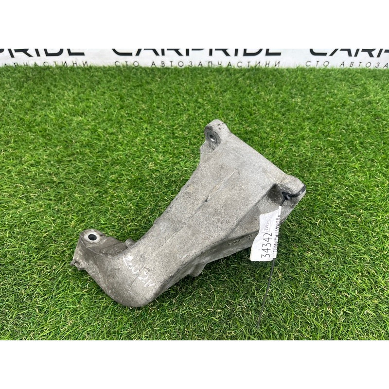 Кронштейн подушки двигателя (кронштейны двигателя) Mercedes-Benz E-class W211 2008 3.5 a2722232304