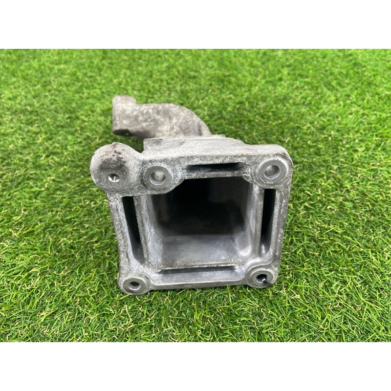 Кронштейн подушки двигателя (кронштейны двигателя) Mercedes-Benz E-class W211 2008 3.5 a2722232304