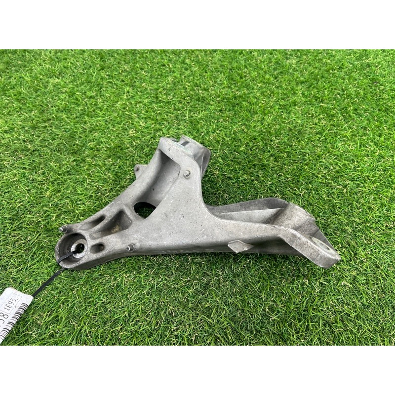 Кріплення подушки двигуна (кронштейни двигуна) BMW 3-series E93 2010 3.0 N52 22116779370