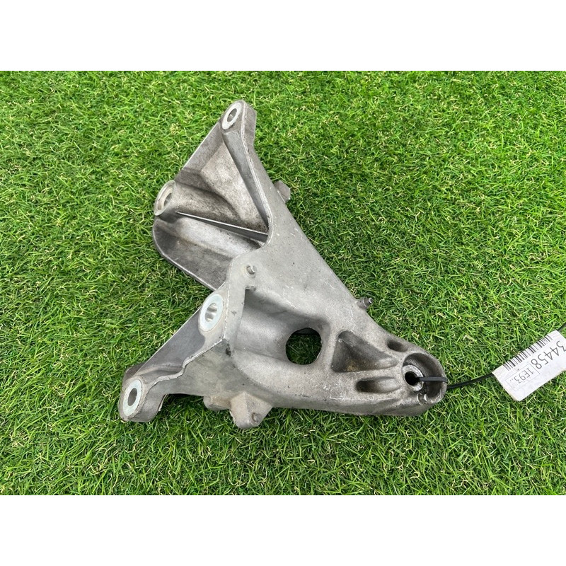 Кріплення подушки двигуна (кронштейни двигуна) BMW 3-series E93 2010 3.0 N52 22116779370