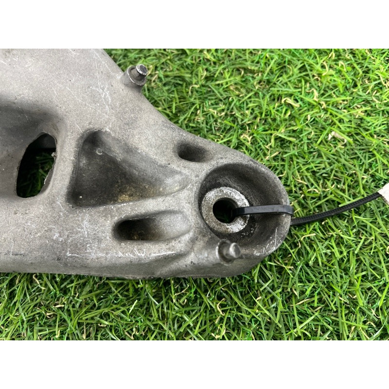 Кріплення подушки двигуна (кронштейни двигуна) BMW 3-series E93 2010 3.0 N52 22116779370