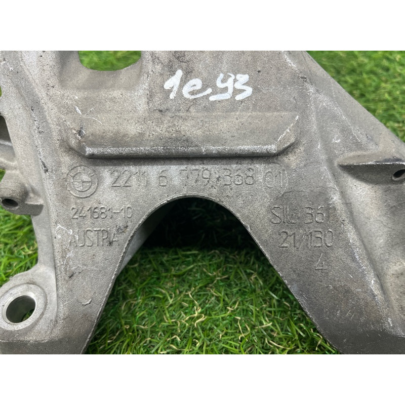 Кріплення подушки двигуна (кронштейни двигуна) BMW 3-series E93 2010 3.0 N52 22116779370