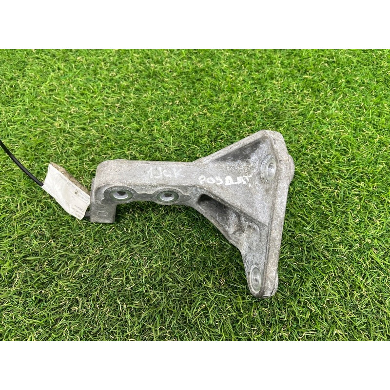 Кронштейн роздатки (трансмісія) Nissan Juke F15 2011 1.6 304411KD0A