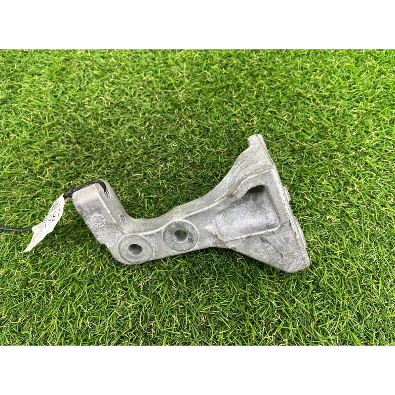 Кронштейн роздатки (трансмісія) Nissan Juke F15 2011 1.6 304411KD0A