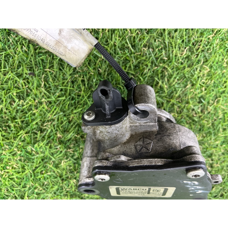 Вакуумный насос (тормозная система) Dodge Dart PF 2014 2.4 05047380ad